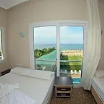 Adahan Hotell *